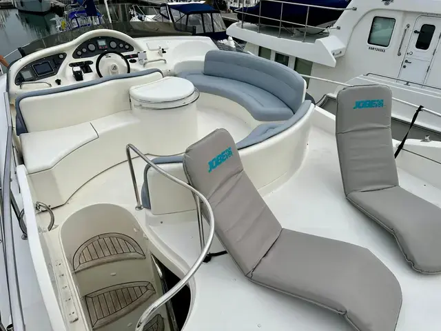 Azimut 46