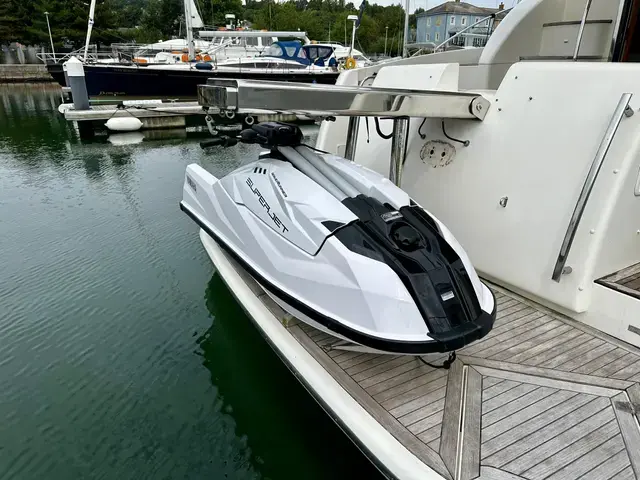 Azimut 46