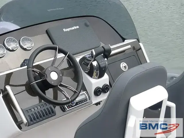 Technohull Boats seaDNA999