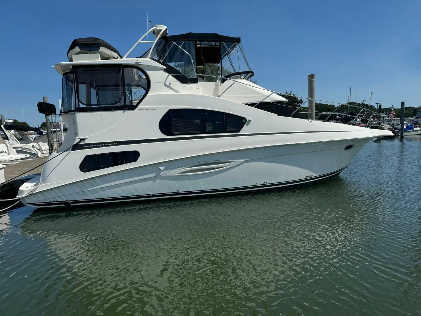 2004 Silverton 39 motor yacht