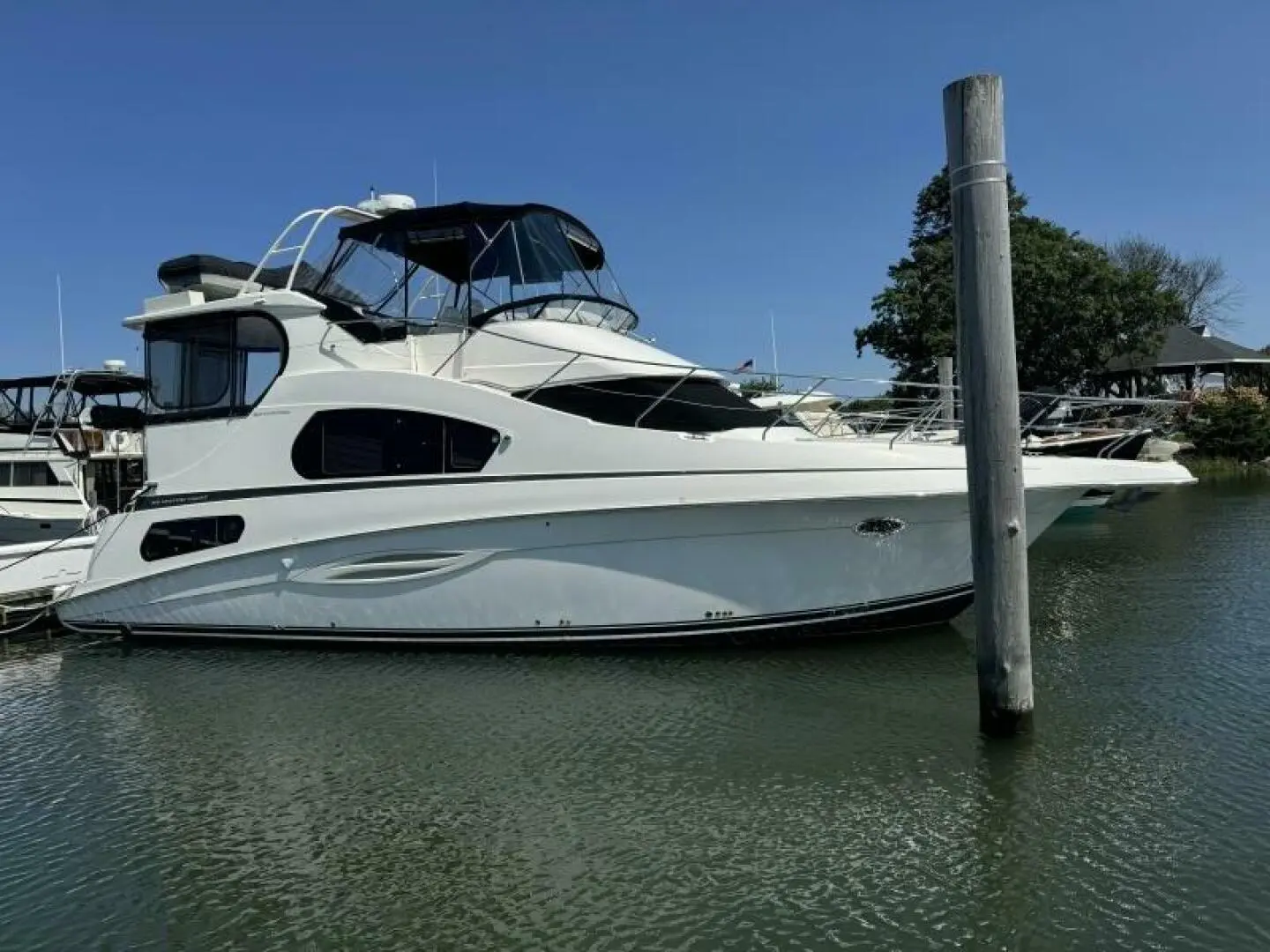 2004 Silverton 39 motor yacht