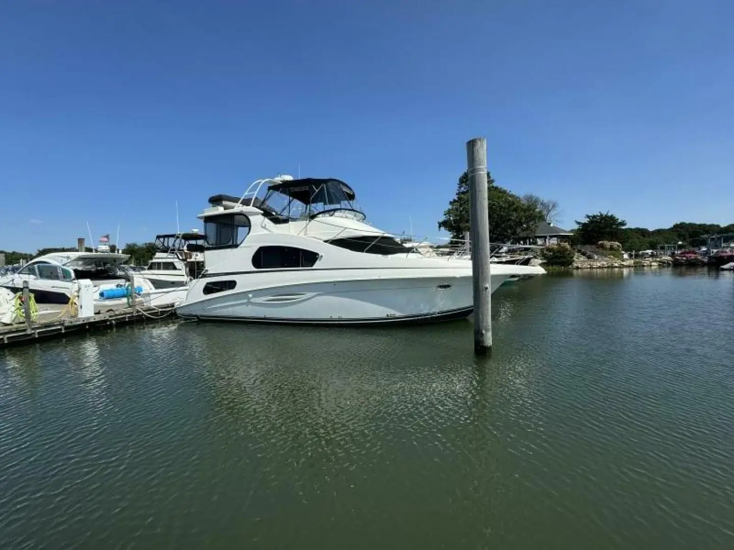 2004 Silverton 39 motor yacht