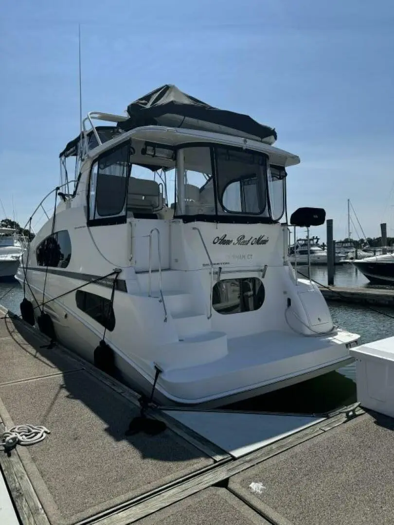 2004 Silverton 39 motor yacht