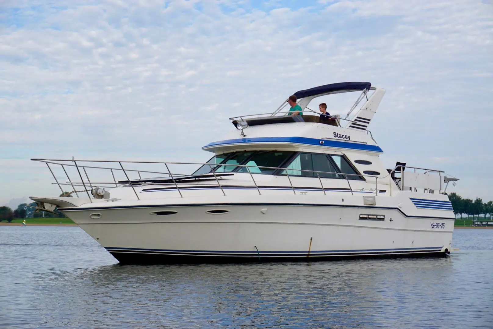 1989 Sea Ray 415 aft cabin