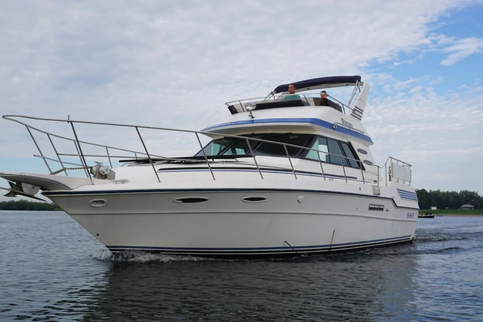 1989 Sea Ray 415 aft cabin