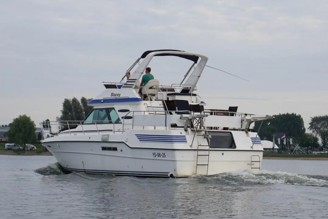 1989 Sea Ray 415 aft cabin