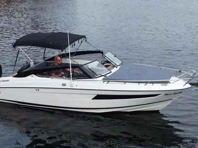 Parker Boats 690dc