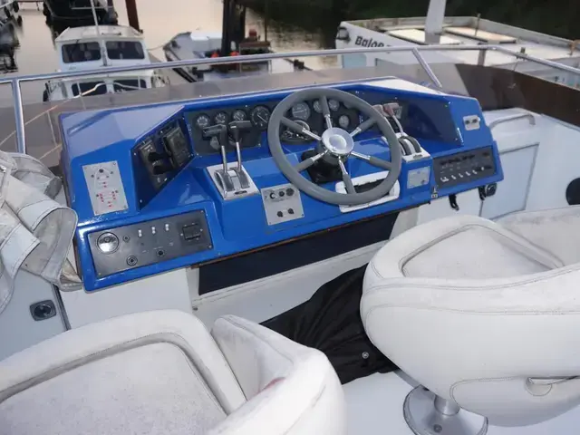 Sea Ray 415 Aft Cabin