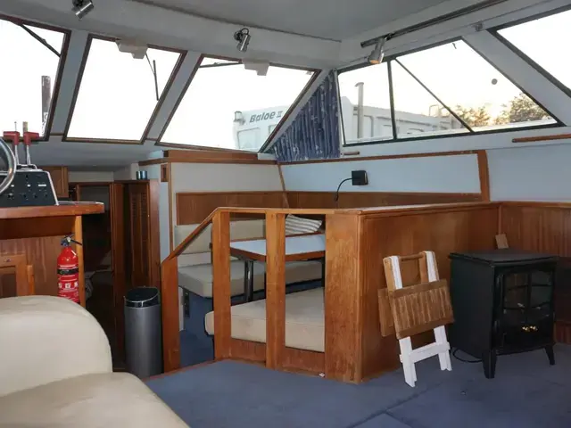 Sea Ray 415 Aft Cabin