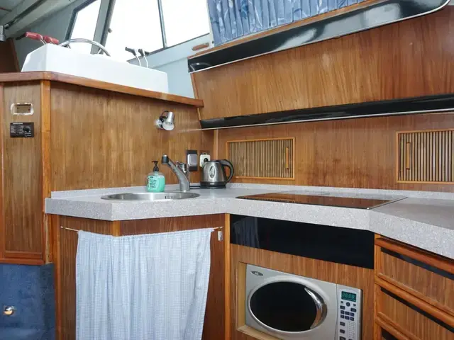 Sea Ray 415 Aft Cabin