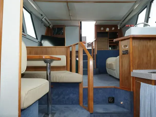 Sea Ray 415 Aft Cabin