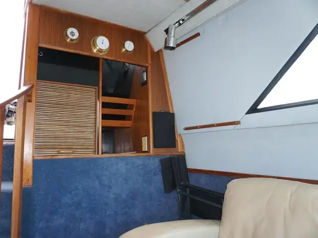 Sea Ray 415 Aft Cabin