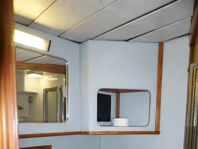 Sea Ray 415 Aft Cabin