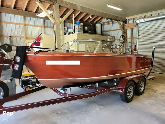 Chris-Craft Holiday 18