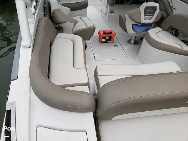 Crownline E235XS