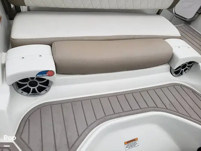 Crownline E235XS