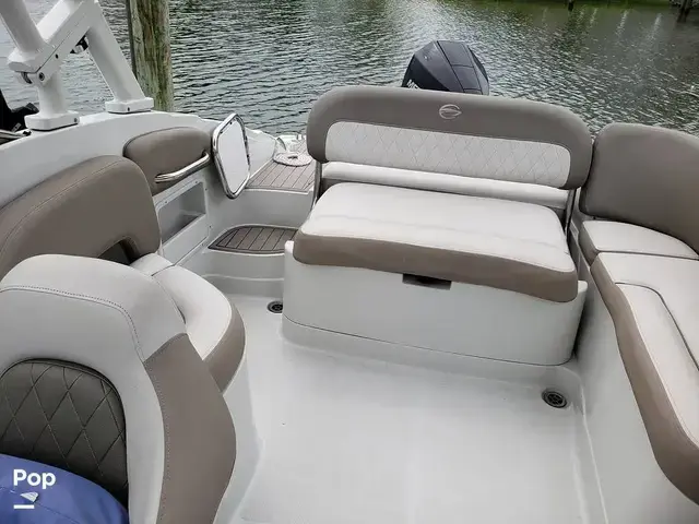 Crownline E235XS