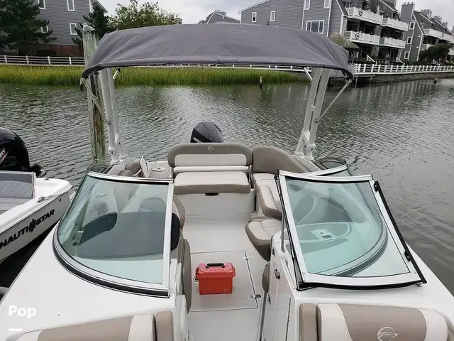 Crownline E235XS