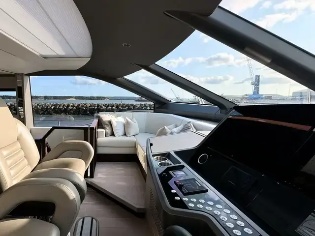 Sunseeker 76 Yacht