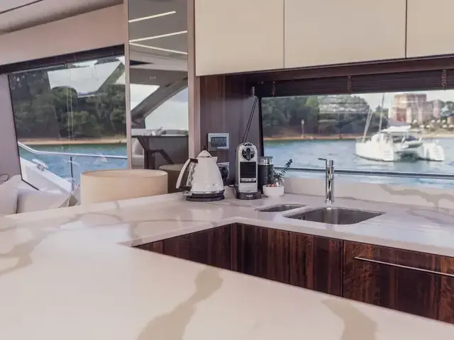 Sunseeker 76 Yacht