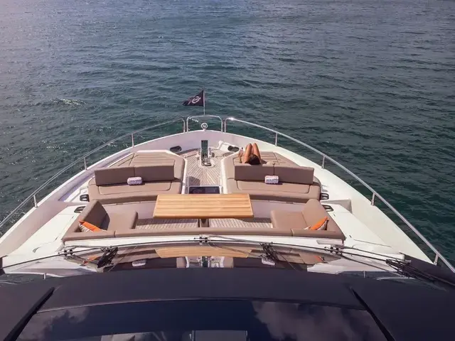 Sunseeker 76 Yacht