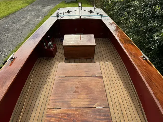 Classic 22' Varnished Motor Launch