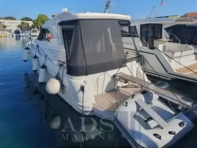 Galeon 330