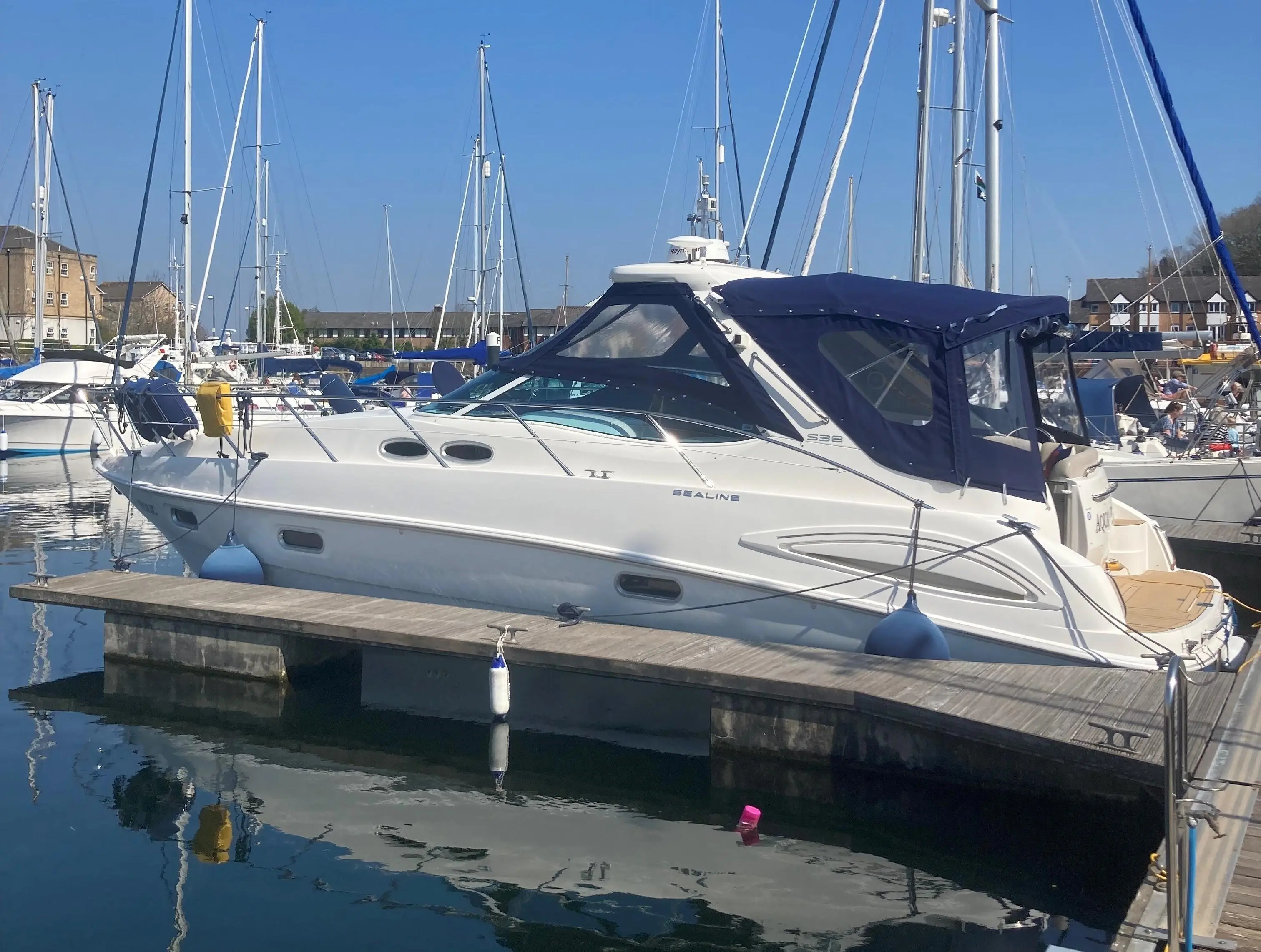 2005 Sealine s38