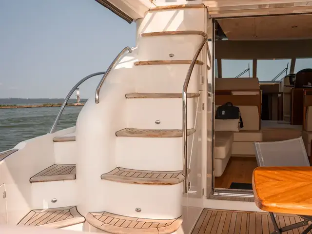 Prestige 58 flybridge