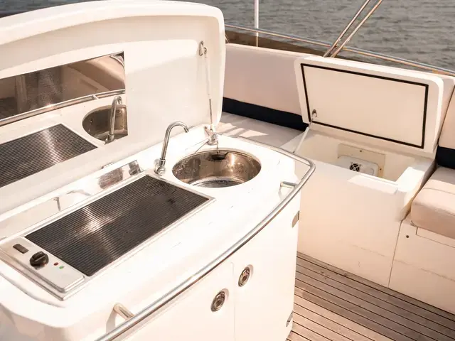 Prestige 58 flybridge