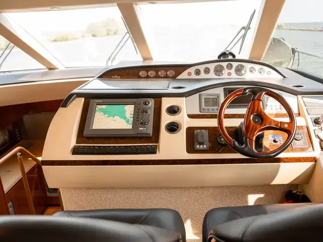 Prestige 58 flybridge