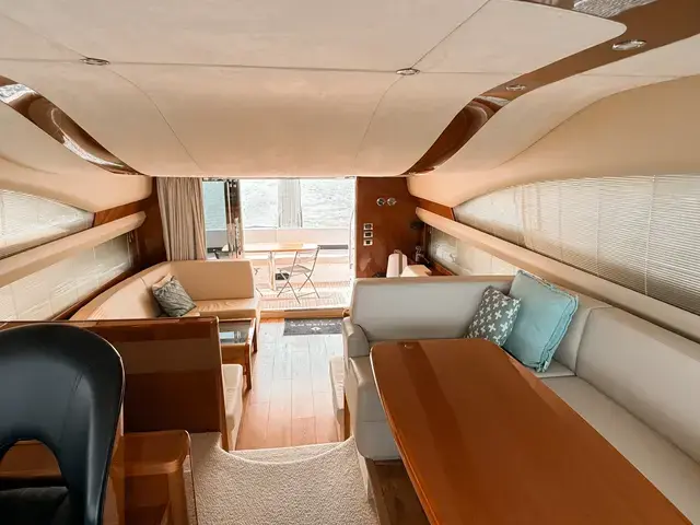 Prestige 58 flybridge