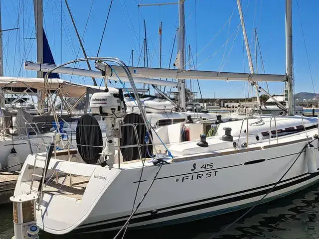 Beneteau First 45