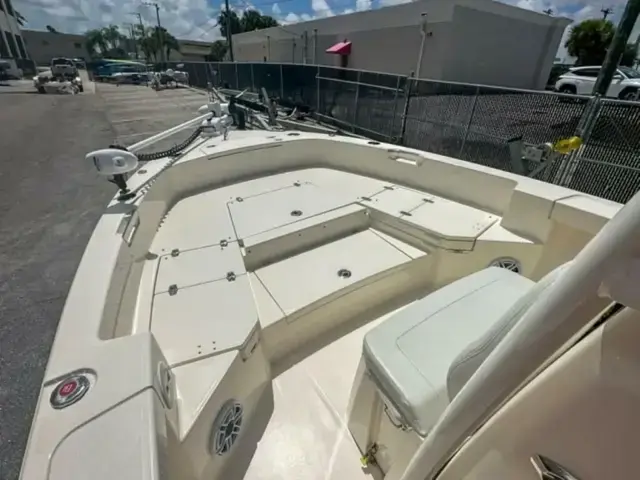 Pathfinder Boats 2400 TRS