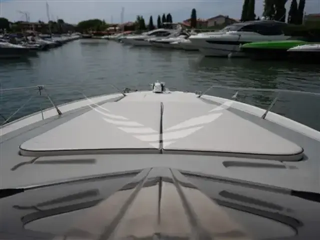 Riva Bravo 38