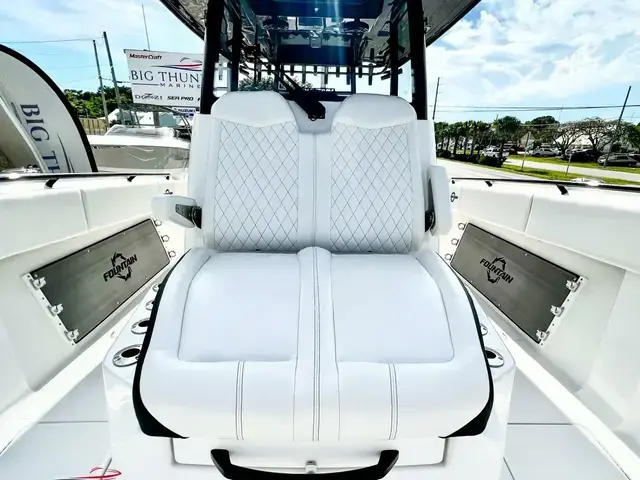 Fountain Powerboats 38