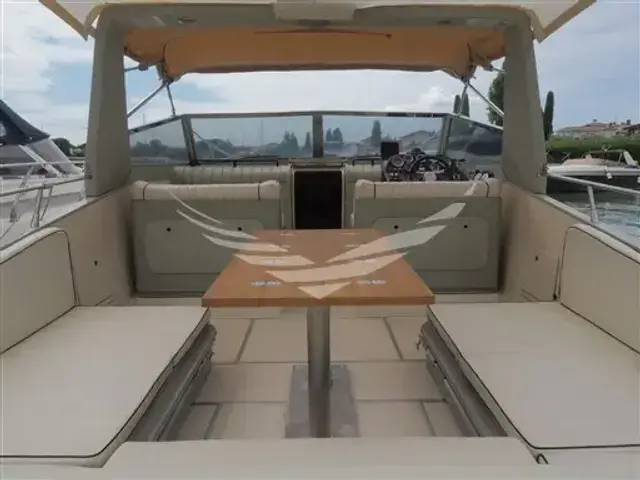 Riva Bravo 38