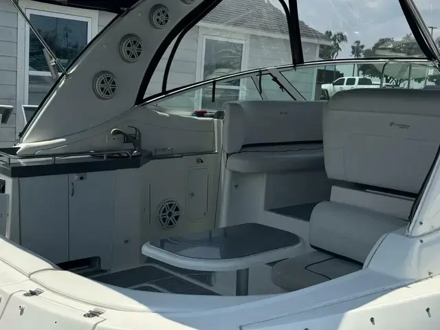 Cruisers Yachts 370 Express