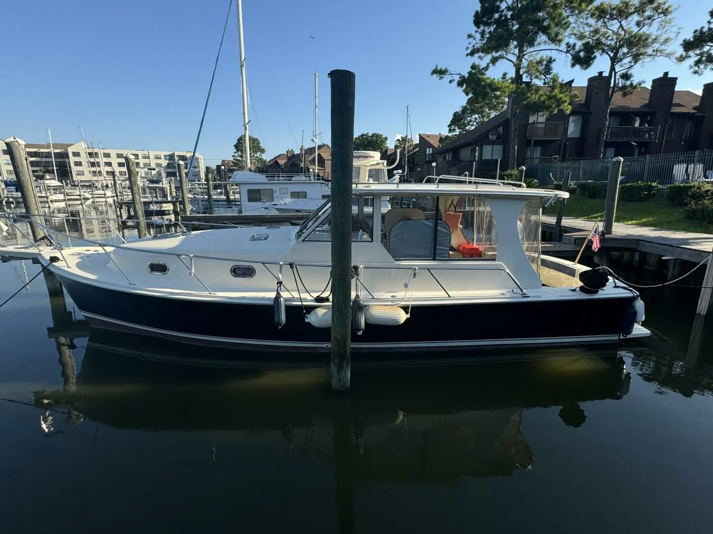 2008 Mainship 34 pilot hardtop