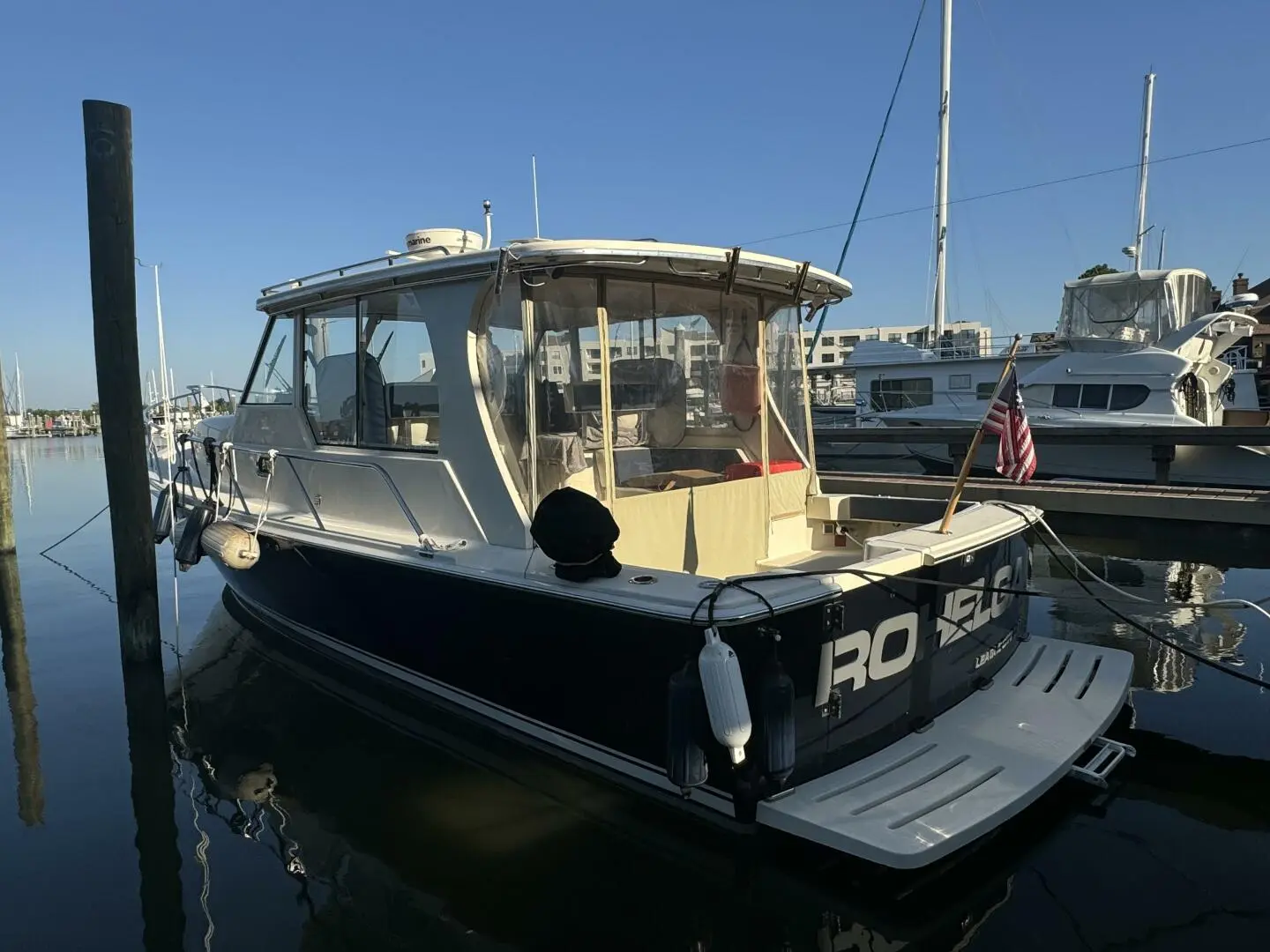 2008 Mainship 34 pilot hardtop