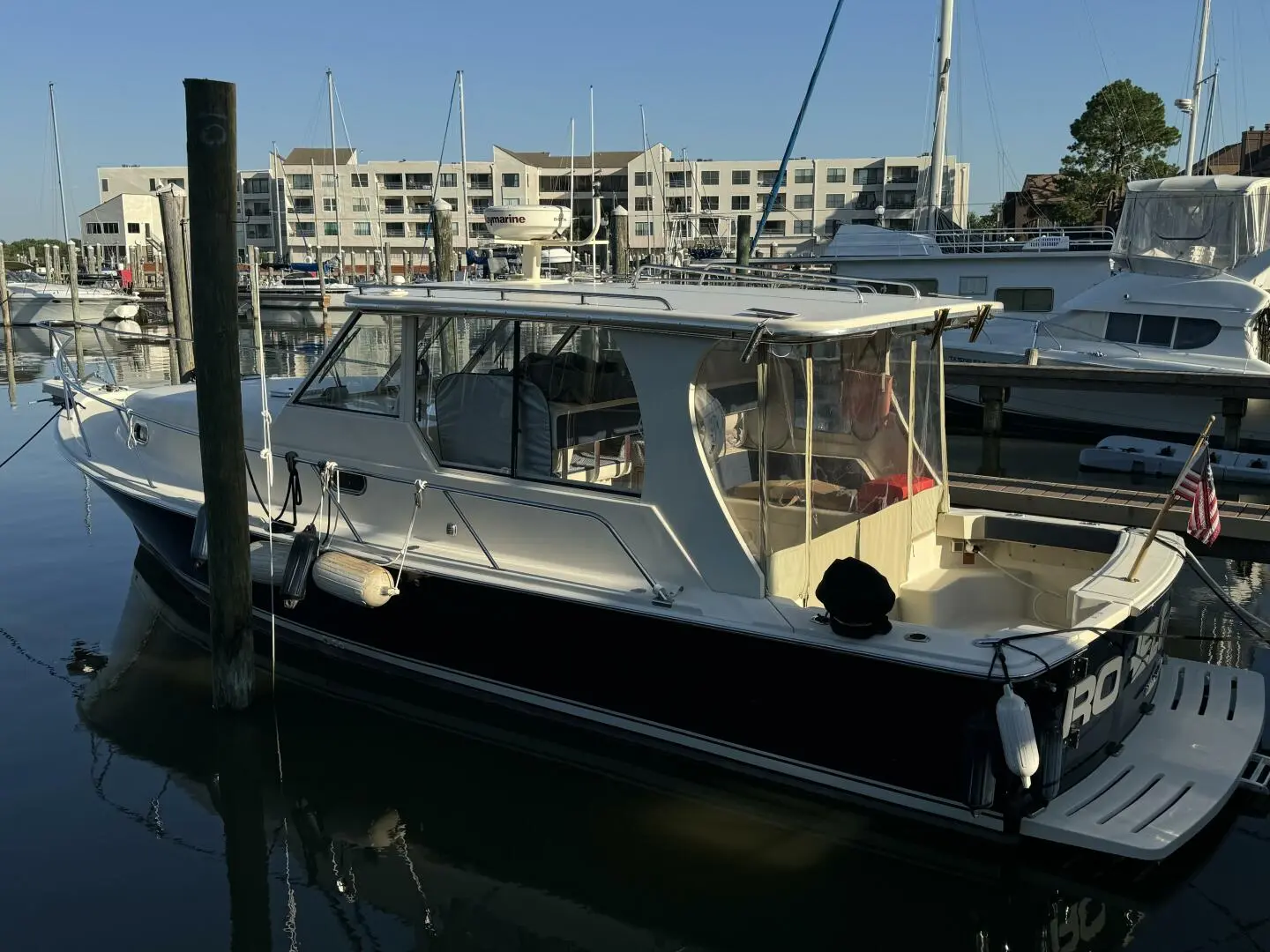 2008 Mainship 34 pilot hardtop