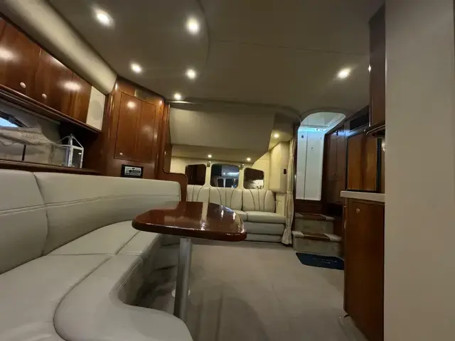 Cruisers Yachts 370 Express