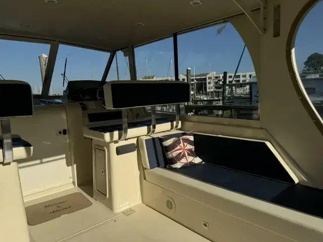 Mainship Boats 34 Pilot Hardtop