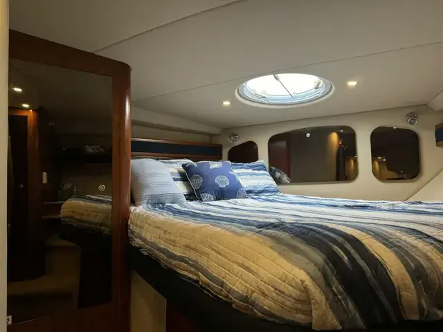 Cruisers Yachts 370 Express