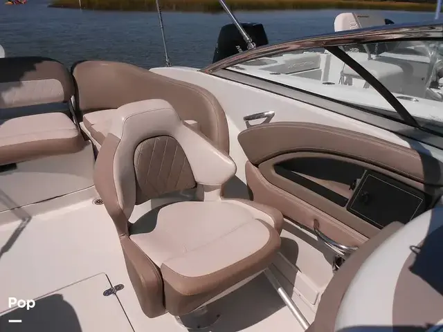 Crownline E235XS