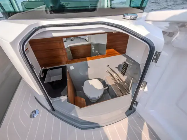 Axopar 28 Cabin