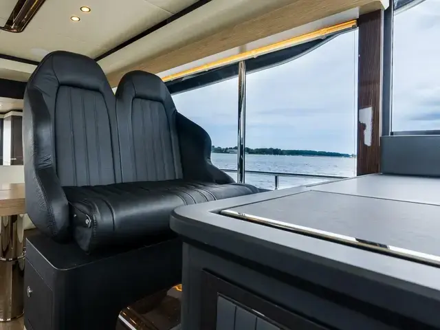 Absolute Navetta 52