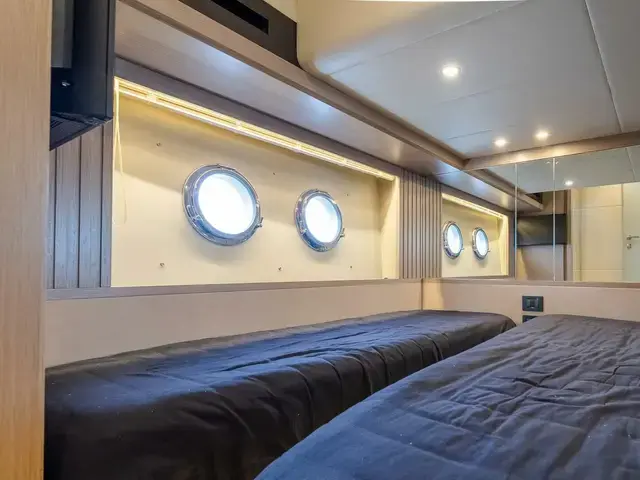 Absolute Navetta 52