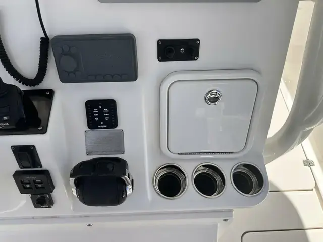 Century 3200 Center Console