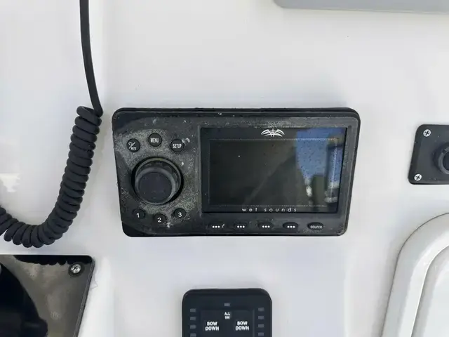 Century 3200 Center Console